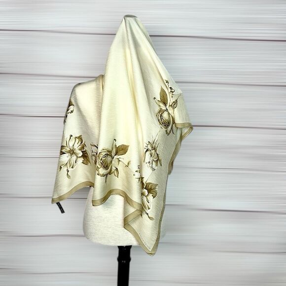 Ellen Tracy Silk Square Scarf Beige Taupe Roses Floral Print - Picture 7 of 11